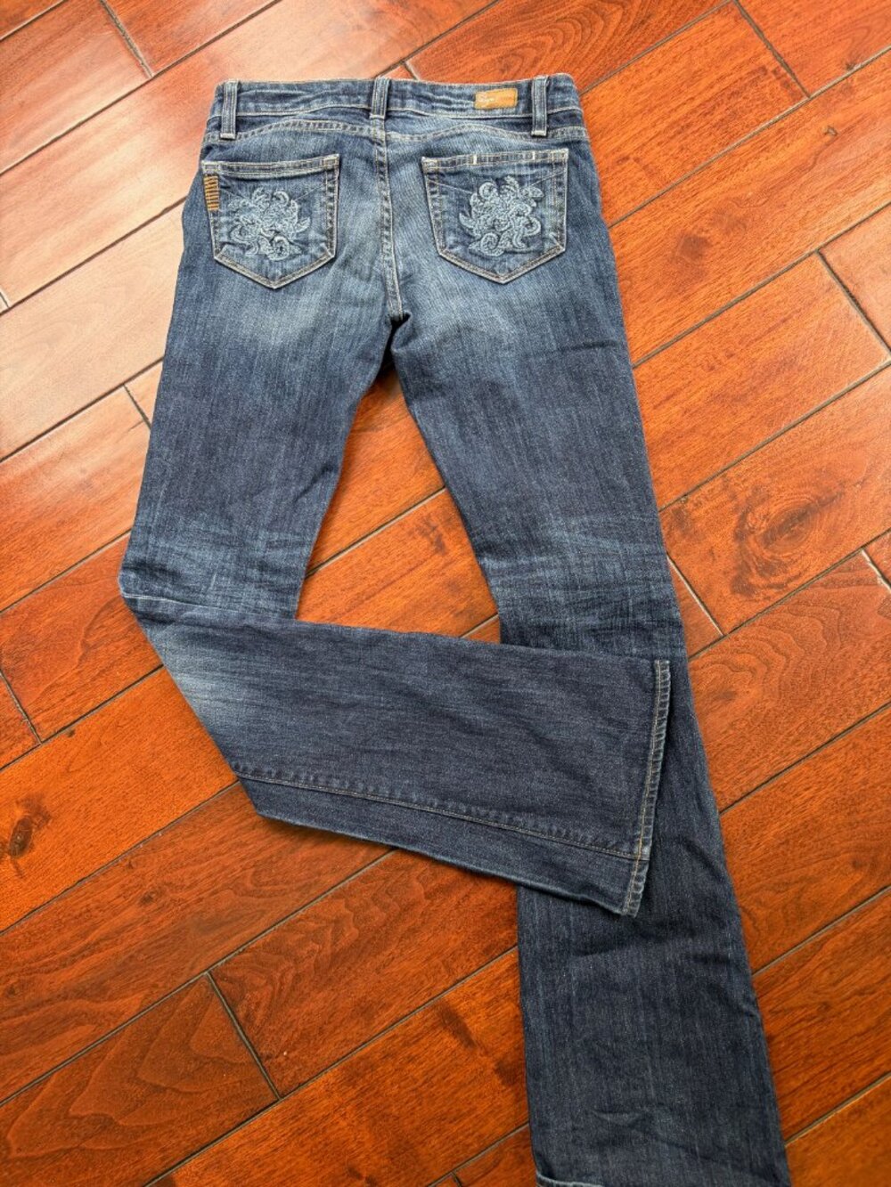 Vintage Paige low rise boot cut jeans size 25